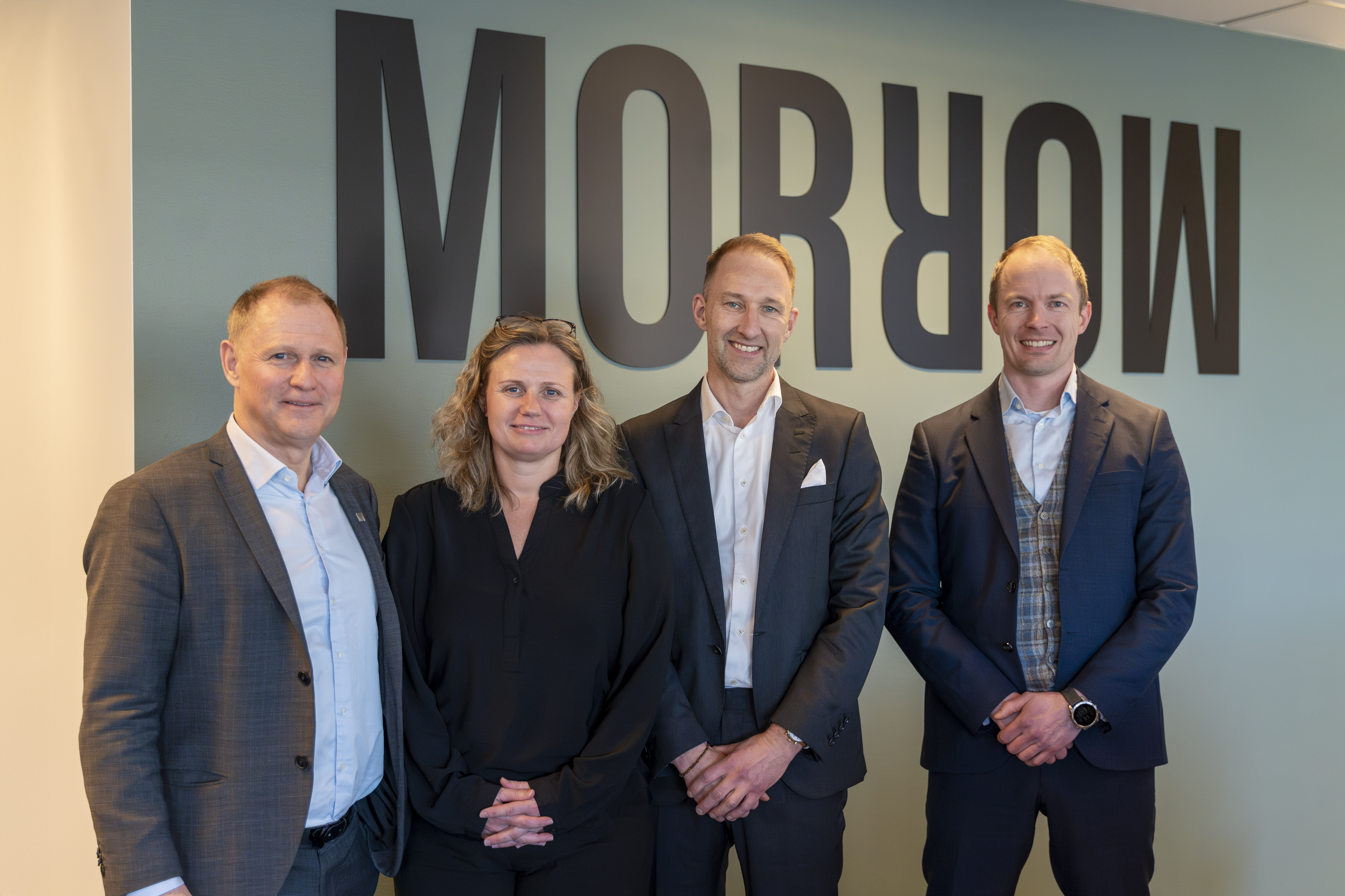 Lars Christian Bacher, Morrow’n toimitusjohtaja, Stina Torjesen, Morrow’n kestävän kehityksen johtaja,  Christian Lian, COO Stena Recycling Norja, ja Marcus Martinsson, Stena Recycling -konsernin akkujen tuotealuepäällikkö.