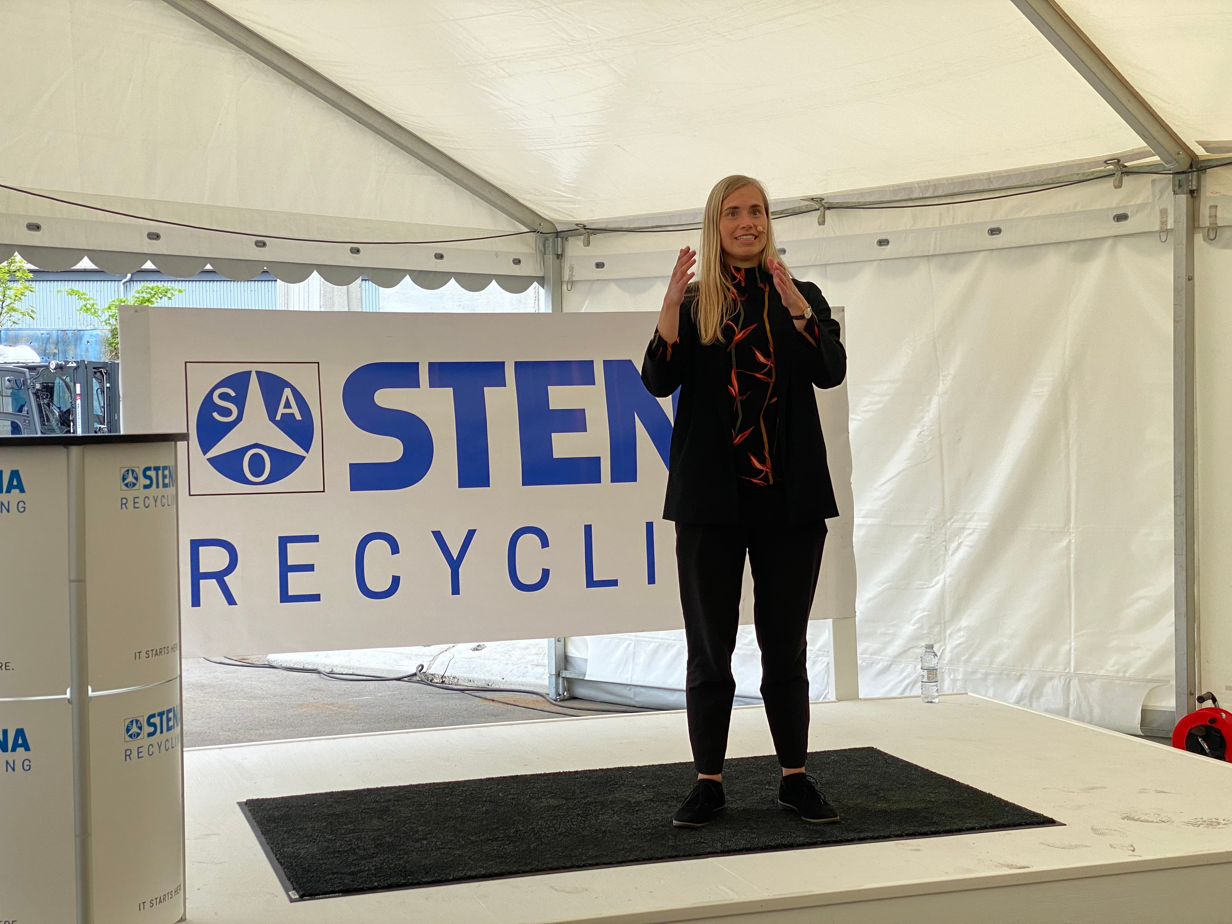 Louise Drue Andersen taler ved åbning af battericenter 2022