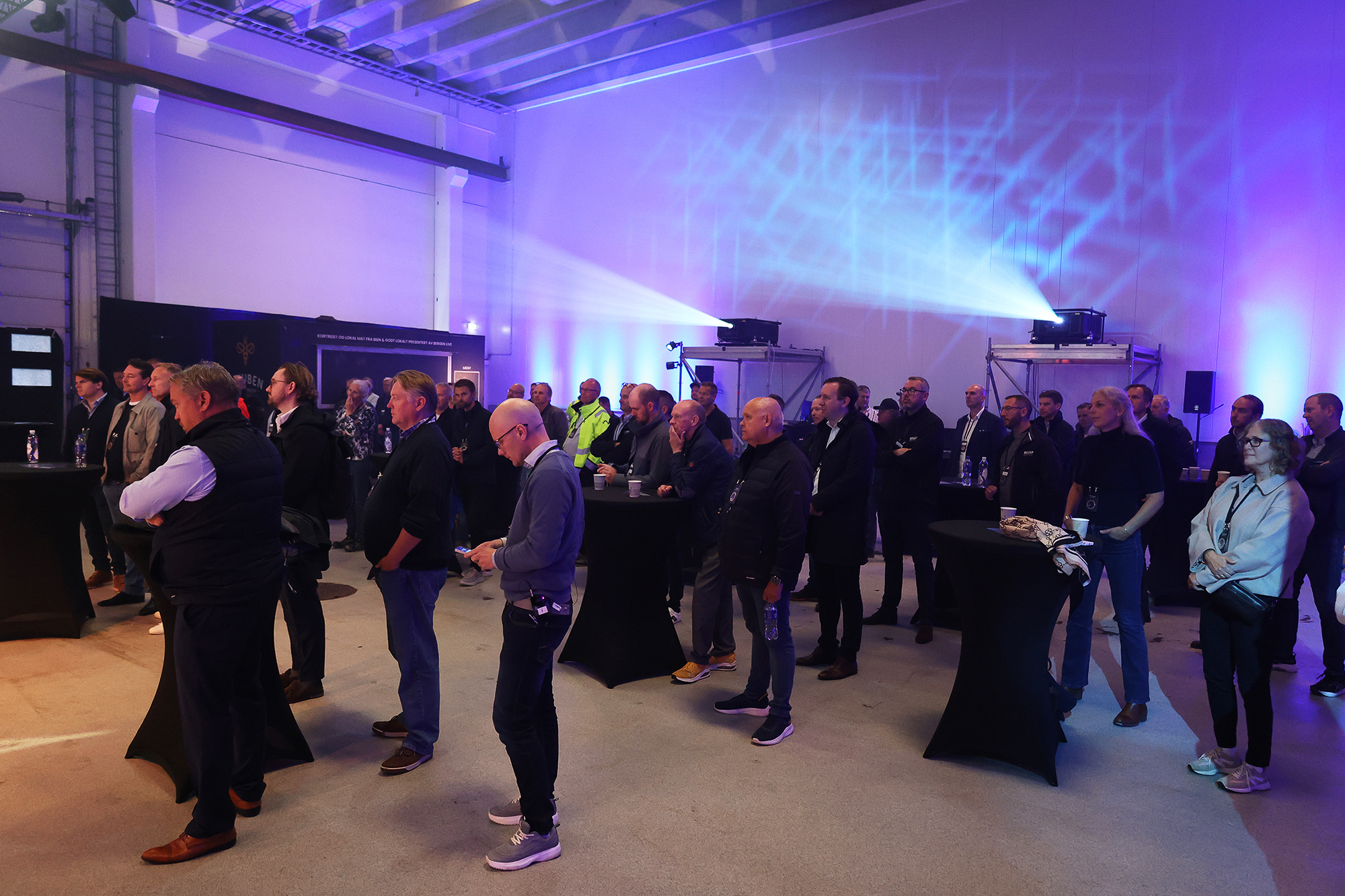 a room full of people