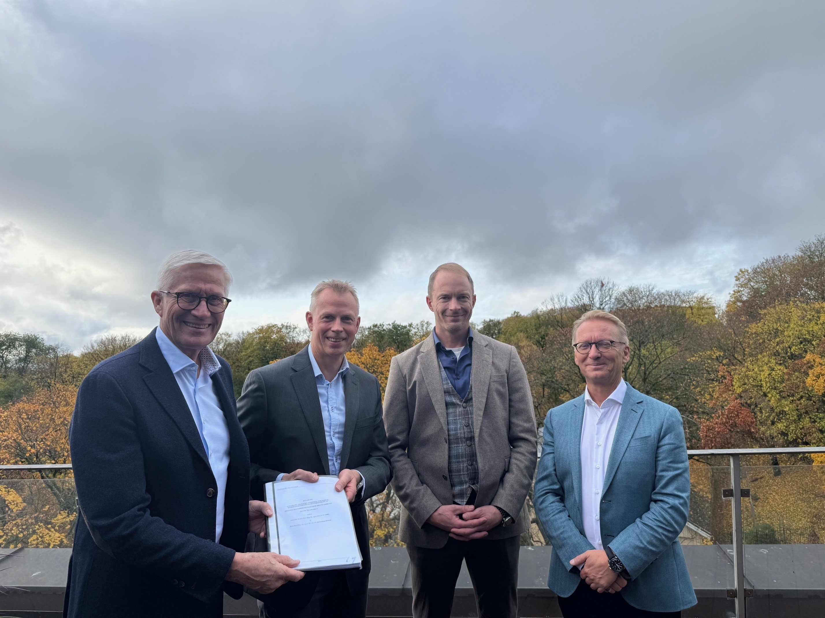 four men and a signed agreement