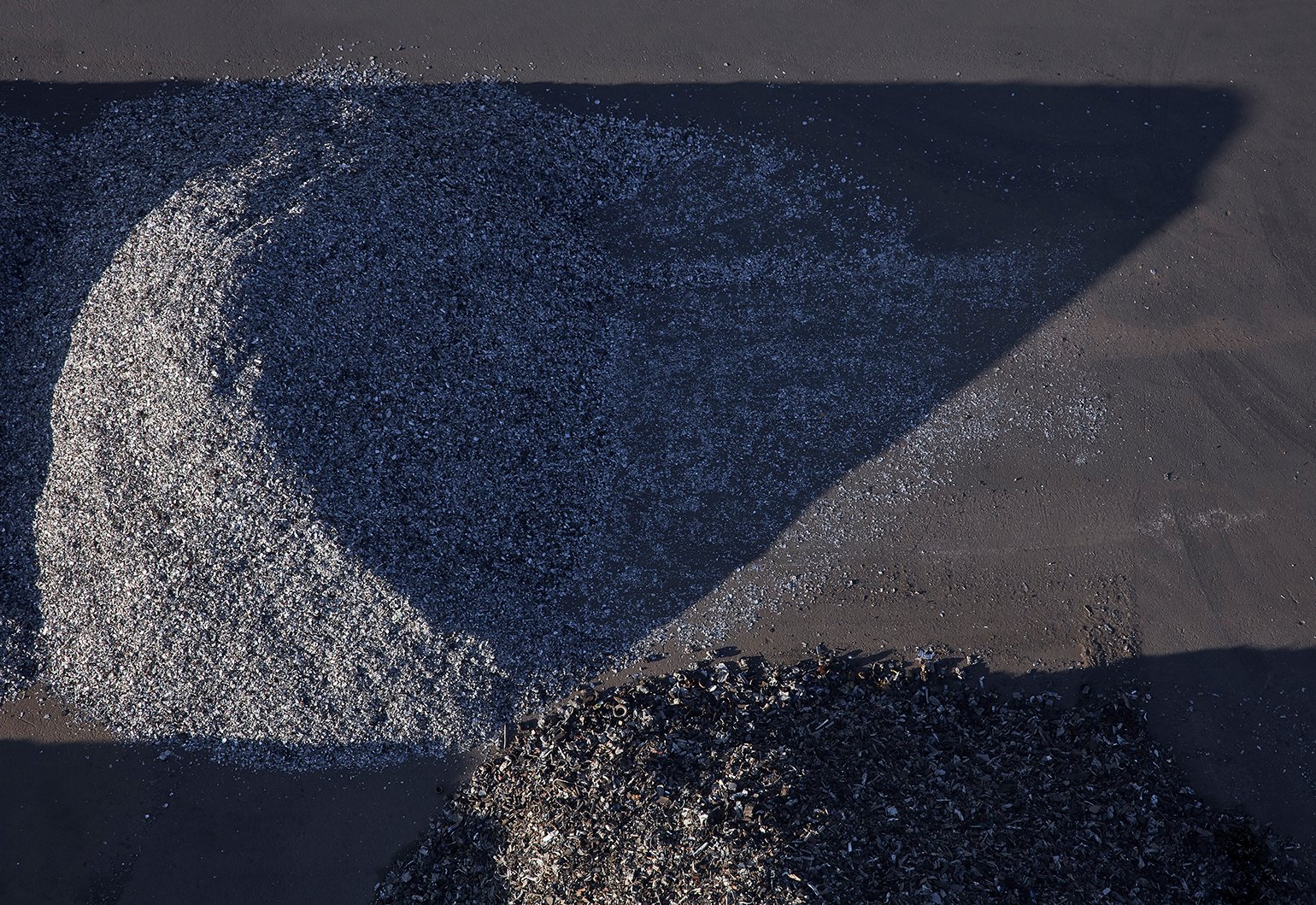 A pile of recycled raw materials at Stena Nordic Recycling Center