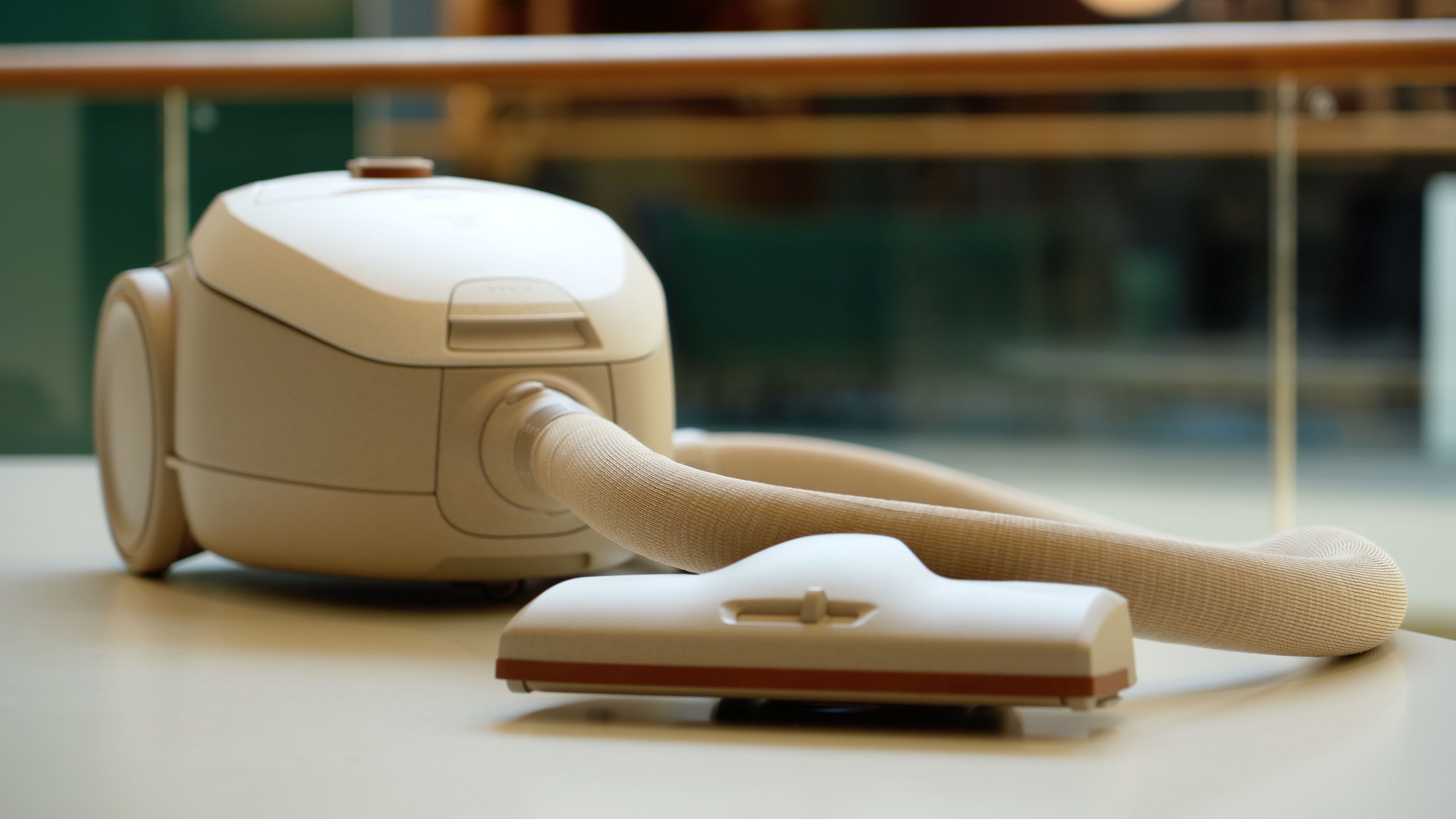 Electrolux presenta un aspirapolvere realizzato con materiali riciclati e riutilizzati al 100%