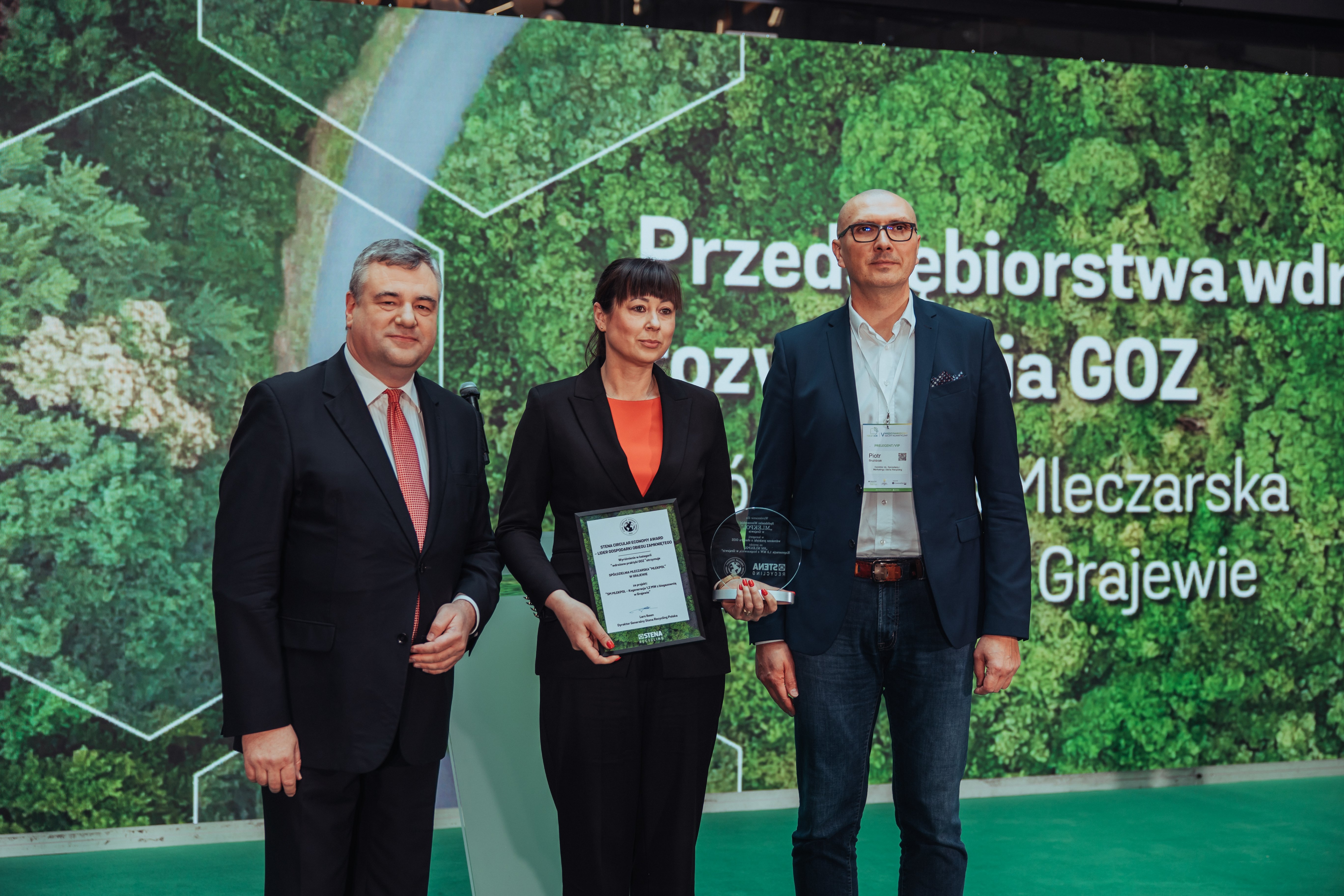 Mlekpol odbiera nagrodę w konkursie Stena Circular Economy Award