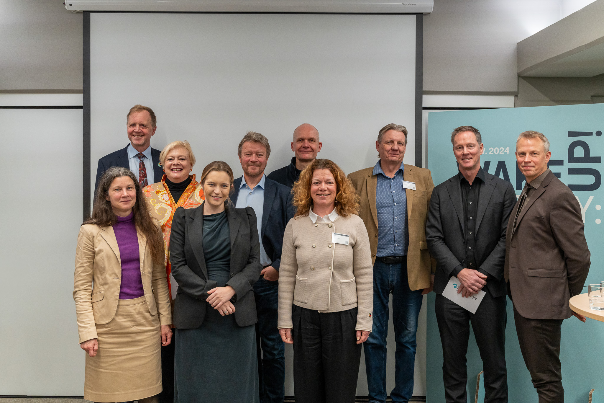 Gruppebilde av alle talerne som presenterte på Wake Up Battery-seminaret.