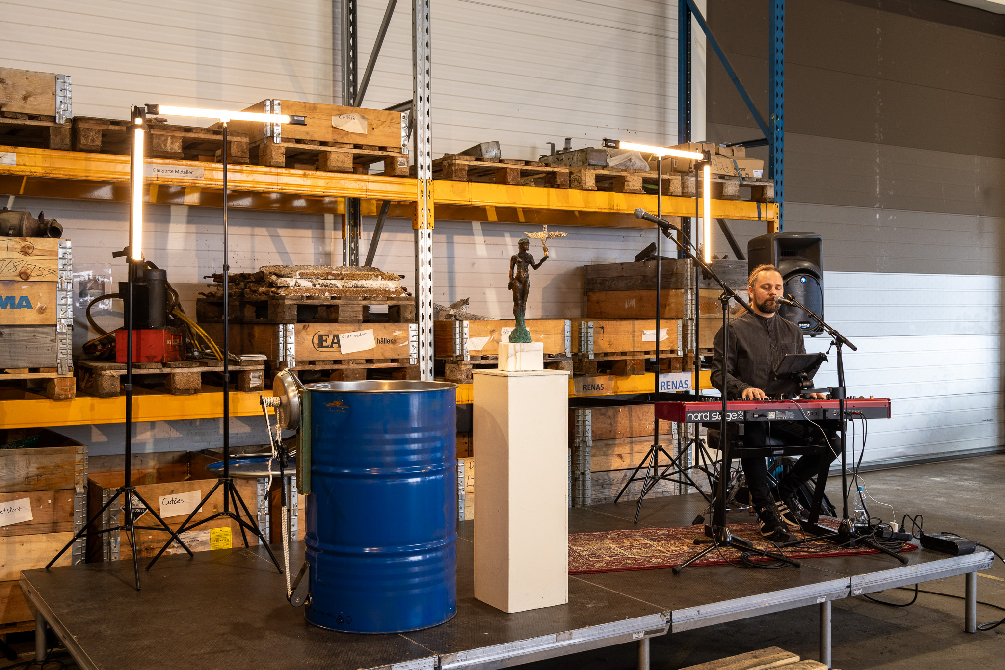 artist performing at art event