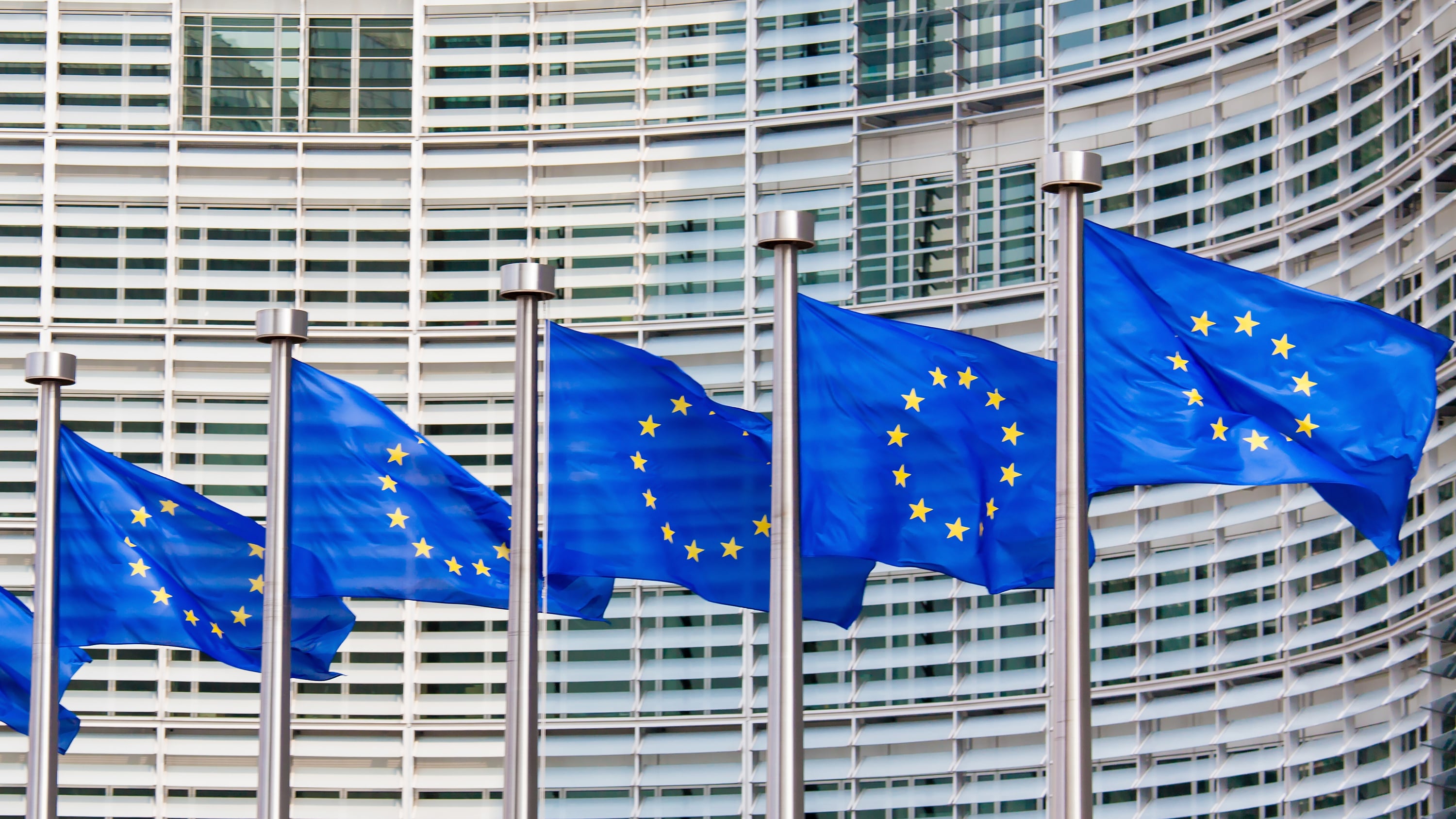 Europas flaggor vid Europeiska kommissionen i Bryssel