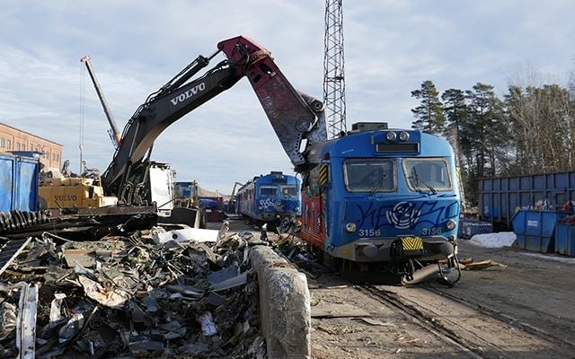 SJ tåg uppdelad med papegojsax