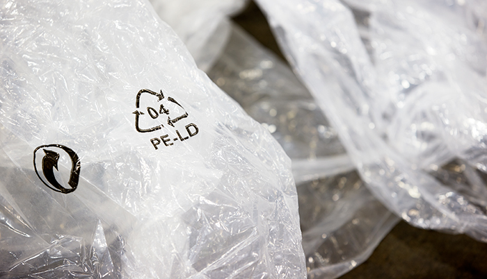 Närbild av plast hos Stena Recycling