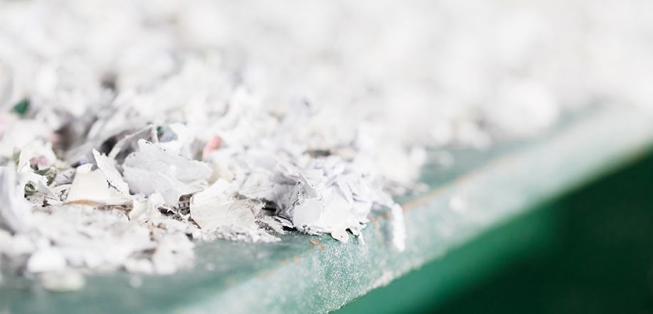 Standardin mukaan silputtua tietoturvapaperia eli pehmopaperin raaka-ainetta.