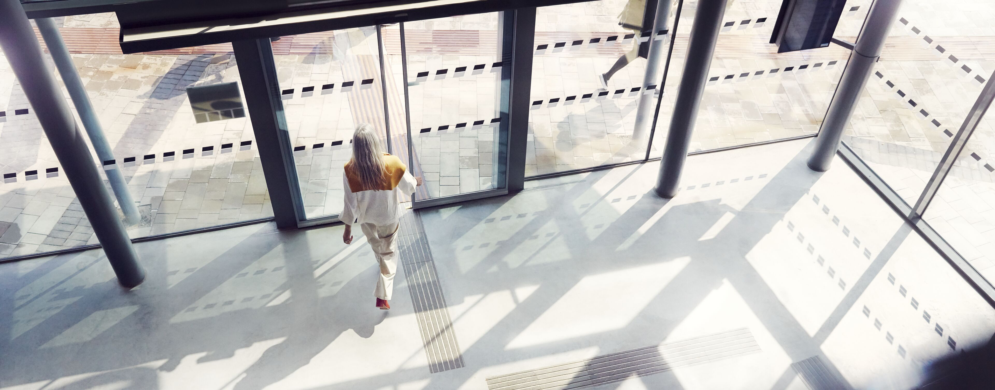 Jätehuollon kehitys ja kierrätysaste auttavat yrityksiä saavuttamaan kestävän kehityksen tavoitteita. Stena Recyclingin raportointipalvelu tarjoaa dataa jätehuollosta ja kierrätyksestä. Kauppakeskus tarjoaa paikan ajanviettoon.