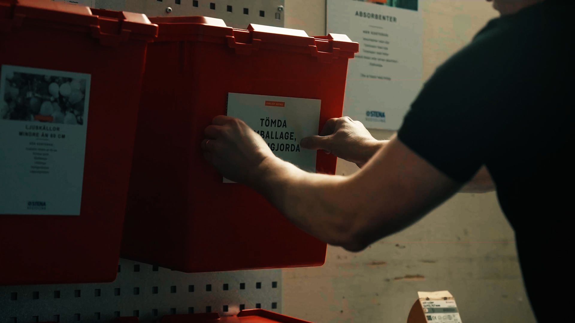 Fäster dekal på kärl